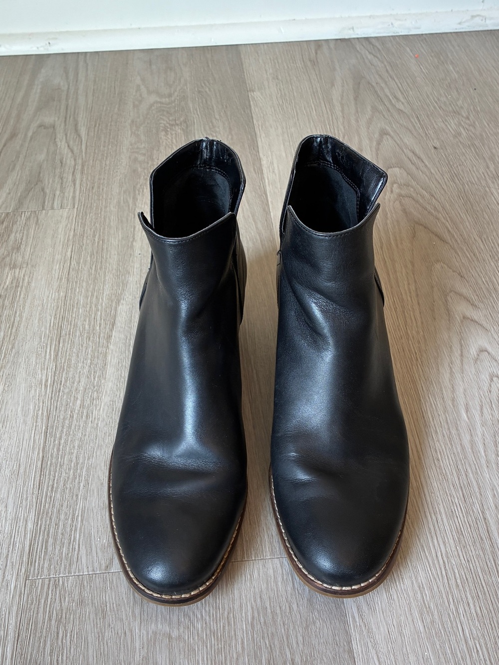 Cole Haan Signature Black Leather Abbot Women’s Ankle Boots.